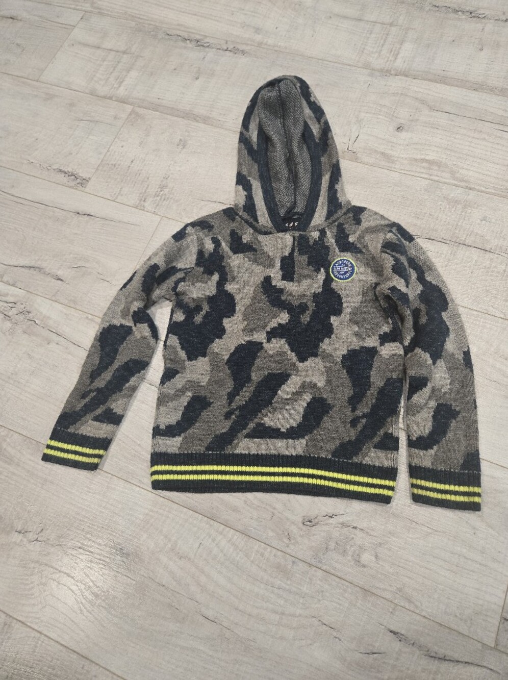 Kids Camouflage Hooded Sweater in Gray and Black with Neon Trim
